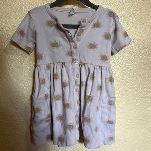 Kate Quinn suns dress 2T